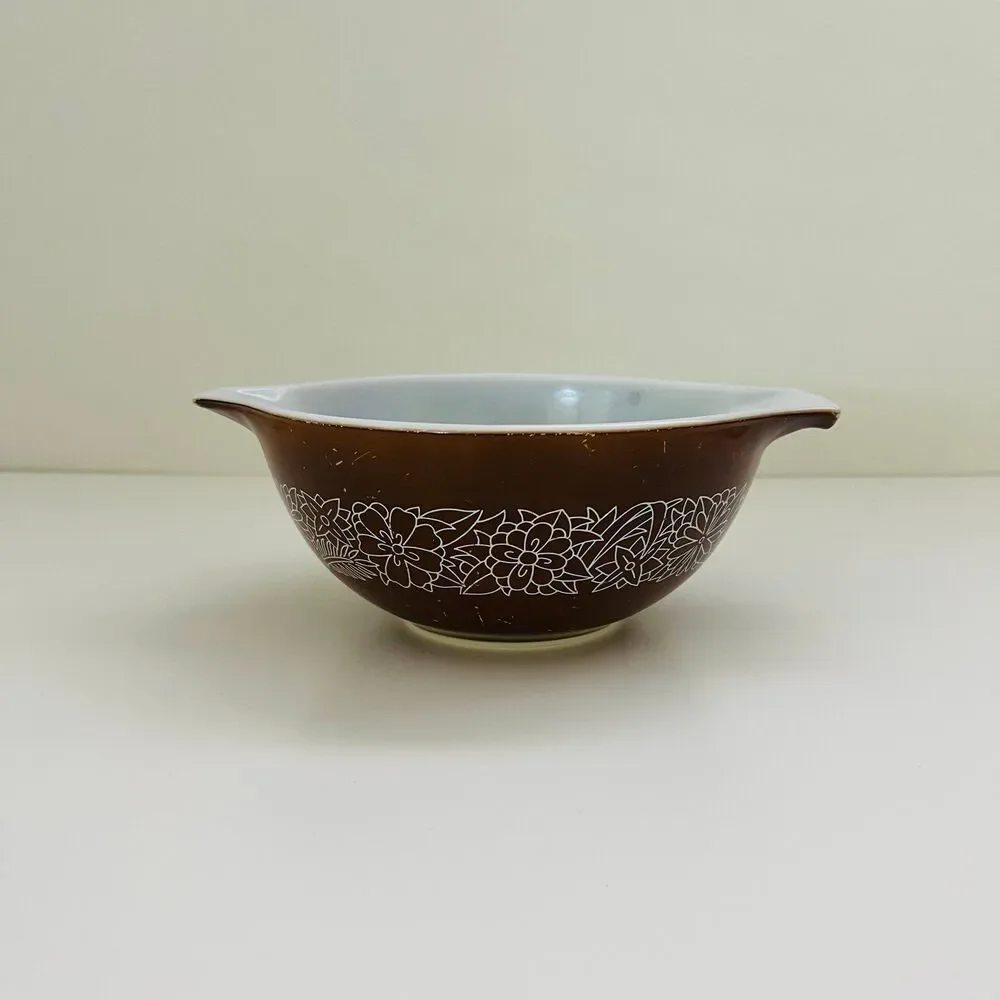 PYREX Brown White Woodland 442 Cinderella Mixing Bowl 1.5 Qt
